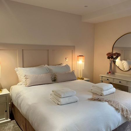 The Pink Palace At Ryedale House 요크 외부 사진