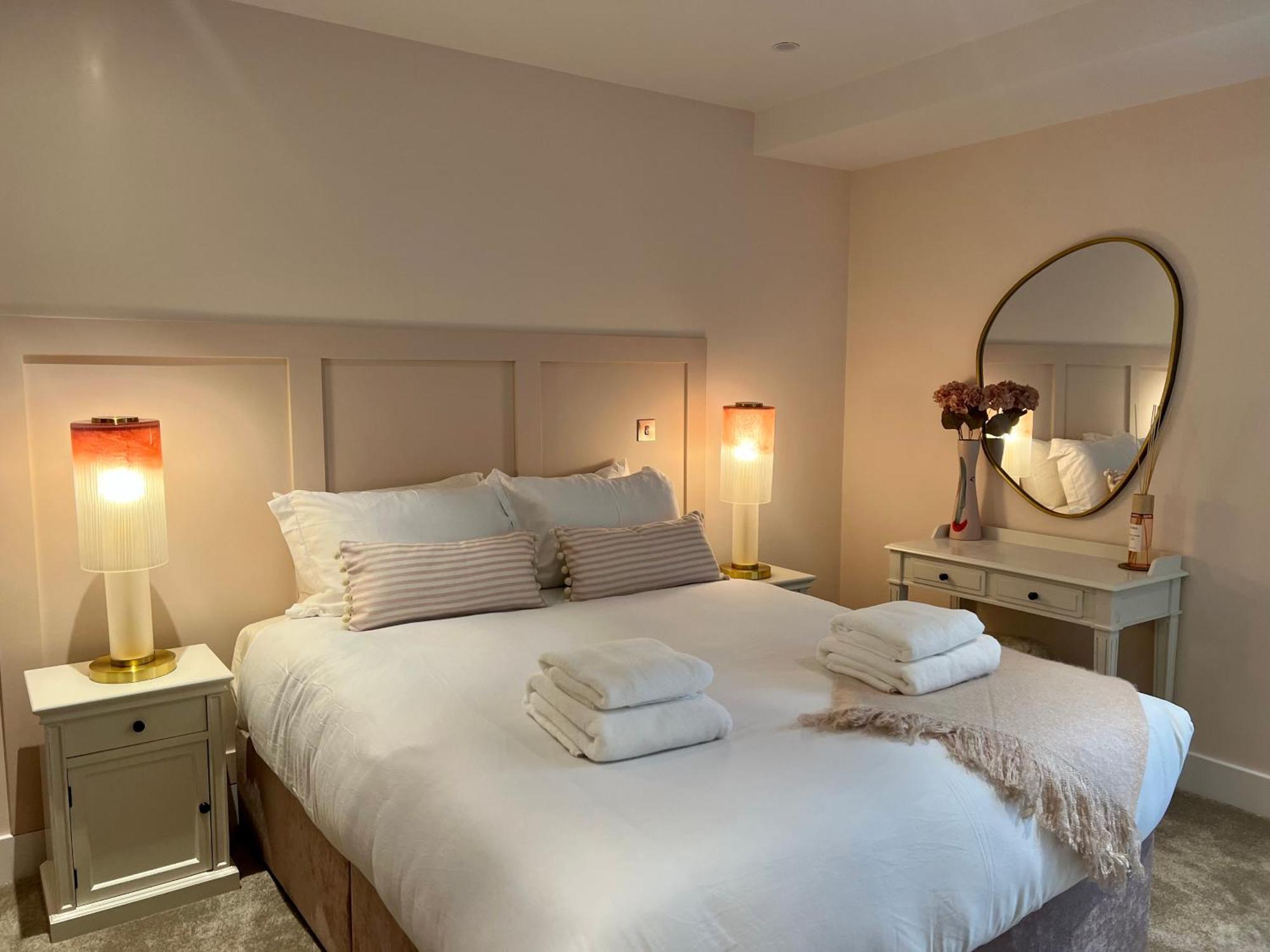 The Pink Palace At Ryedale House 요크 외부 사진