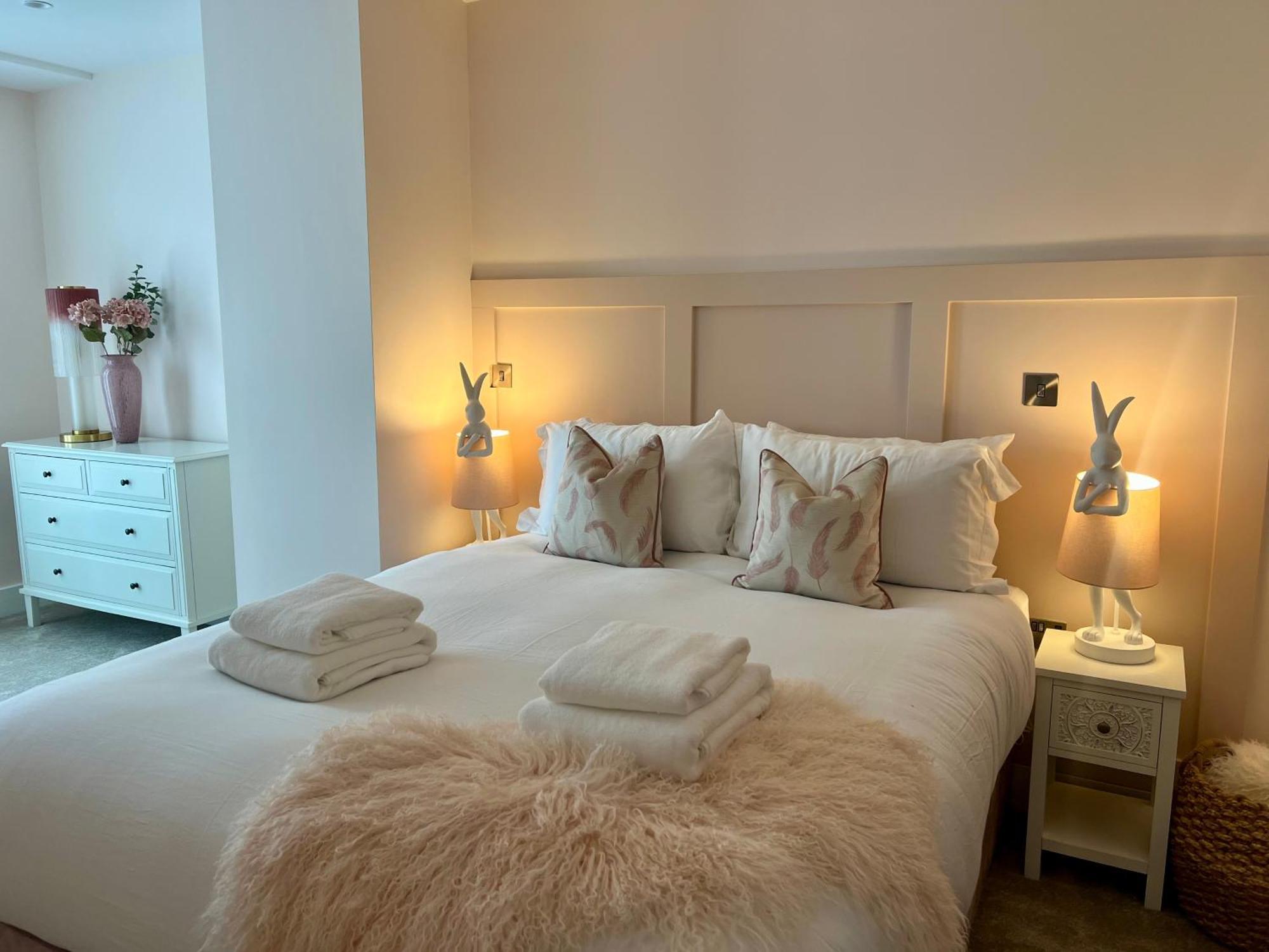The Pink Palace At Ryedale House 요크 외부 사진