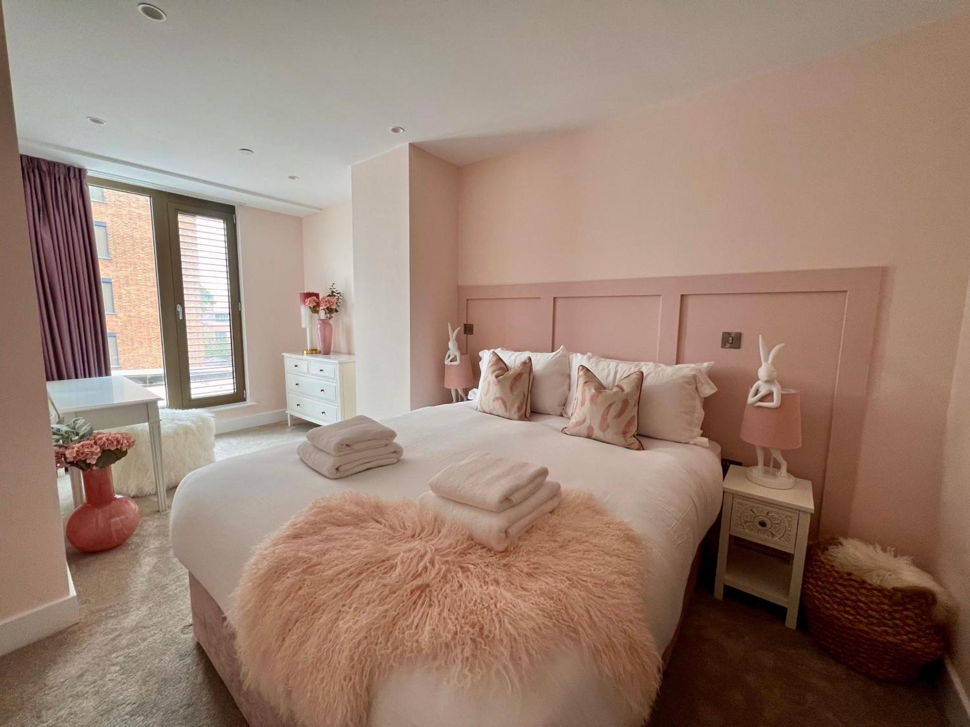 The Pink Palace At Ryedale House 요크 외부 사진
