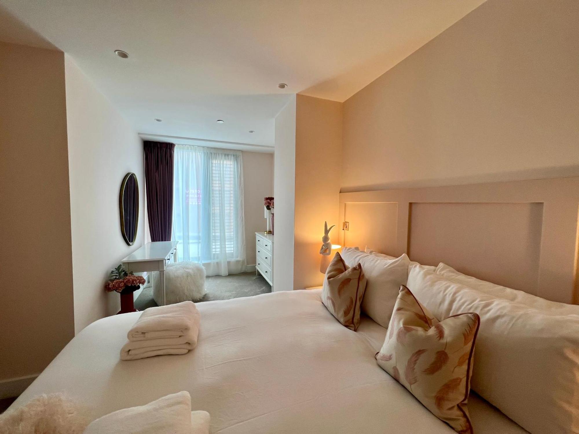 The Pink Palace At Ryedale House 요크 외부 사진