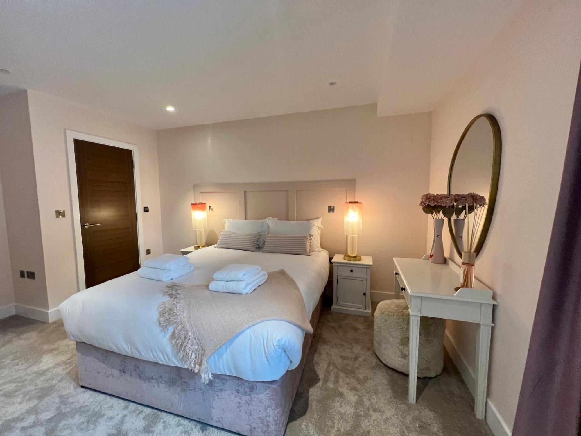 The Pink Palace At Ryedale House 요크 외부 사진